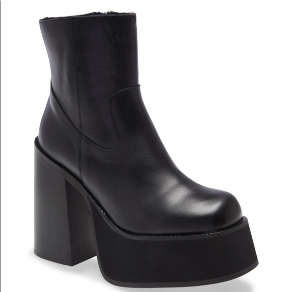 Steve Madden Shoes - LAST DAY/OFFER!! Steven madden Siene platform boots
